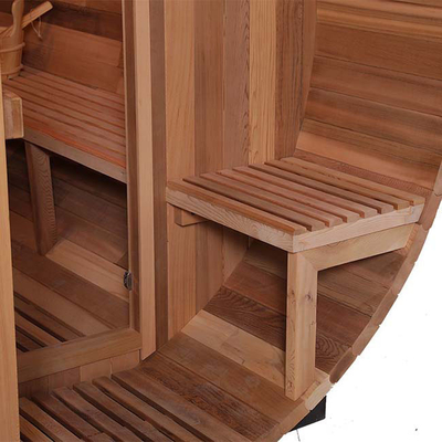 Stanza infrarossa all'aperto di sauna del barilotto con la maniglia di legno