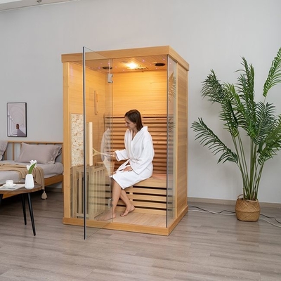 Sauna a vapore tradizionale dell'interno della persona di legno del cedro rosso del Canada per la casa