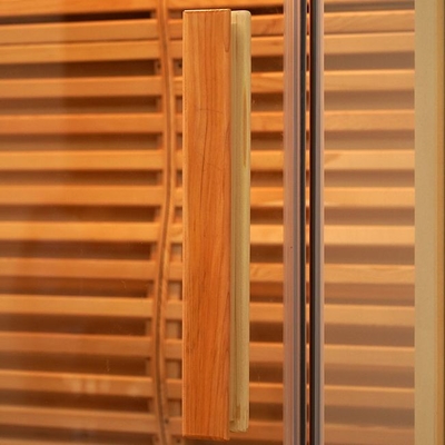 Sauna a vapore tradizionale dell'interno della persona di legno del cedro rosso del Canada per la casa