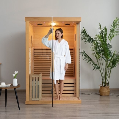 Sauna a vapore tradizionale dell'interno della persona di legno del cedro rosso del Canada per la casa