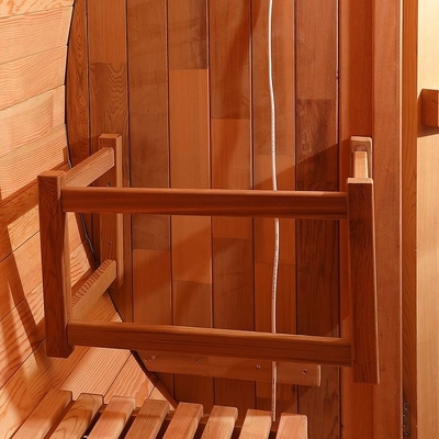 Sauna tradizionale all'aperto in legno massello di cedro rosso con vista panoramica