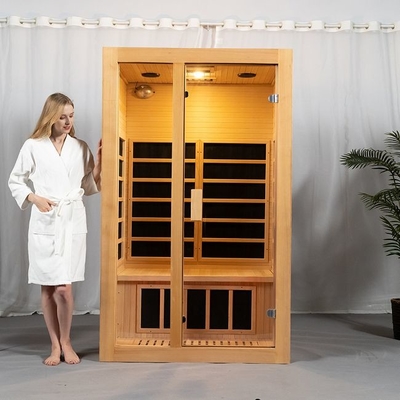 Stanza domestica di sauna di FME 2 di spettro completo di legno dell'interno basso della persona in cicuta