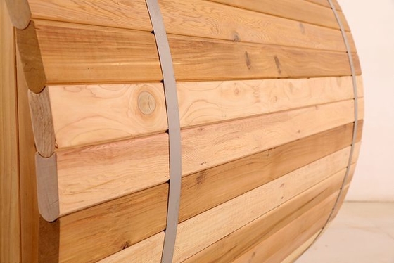 Sauna di legno asciutta del barilotto del vapore saturo della persona del radiatore 2 della stufa 4.5KW all'aperto