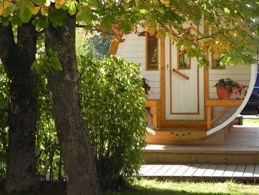 Stanza finlandese all'aperto asciutta di Cedar Garden Wood Barrel Sauna tradizionale