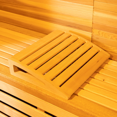 Moderna sauna a vapore a luce LED con stufa a 6 kW e generatore di ozono per un controllo della temperatura ideale