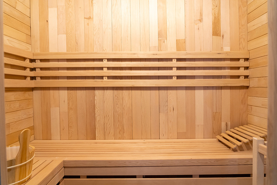 Sala sauna a vapore di cedro rosso con luce a LED e generatore di ozono Moderno design Intervallo di temperatura 15 ~ 90 ° C