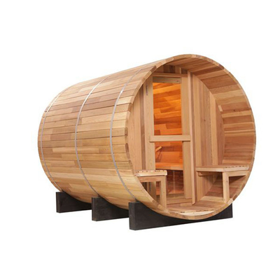 Persona di Smartmak 6 intorno a Cedar Wood Barrel Sauna Outdoor rosso con il portico